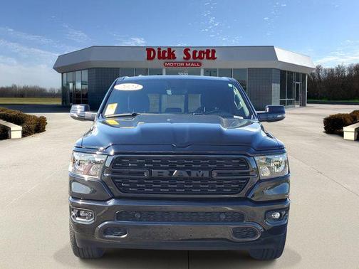 Diamond Black Crystal Pearlcoat 2023 RAM 1500 Big Horn/Lone Star