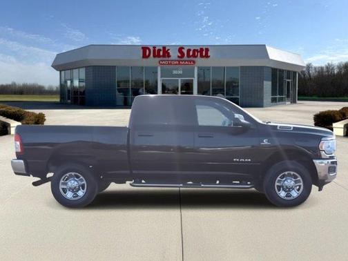 2022 RAM 2500 Big Horn Crew Cab 4x4 6'4' Box