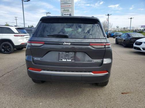 Baltic Gray Metallic Clearcoat 2026 Jeep Grand Cherokee Limited