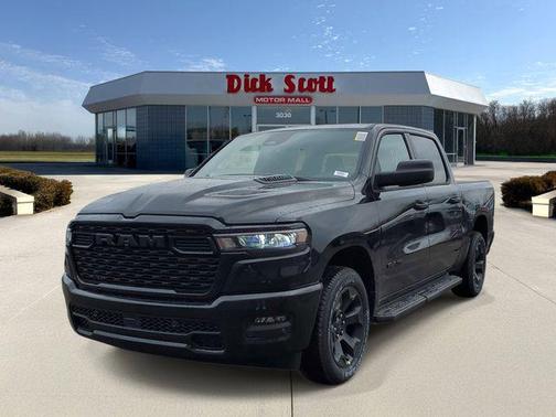 Diamond Black Crystal Pearlcoat 2026 RAM 1500 Express