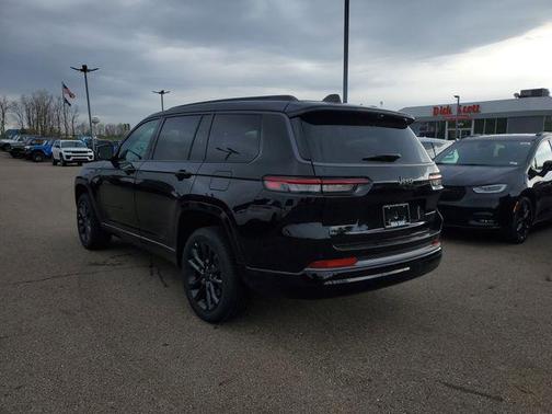 Diamond Black Crystal Pearlcoat 2026 Jeep Grand Cherokee L Limited