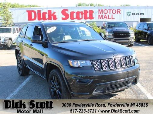 Photo 1 of 30 of 2020 Jeep Grand Cherokee Altitude