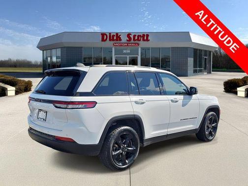 2023 Jeep Grand Cherokee Altitude