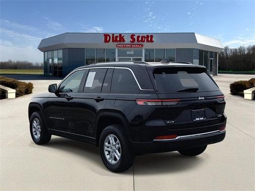 2023 Jeep Grand Cherokee Laredo