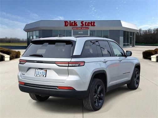 2023 Jeep Grand Cherokee Altitude