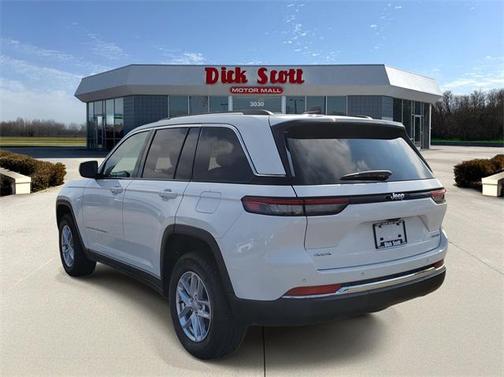 2023 Jeep Grand Cherokee Laredo
