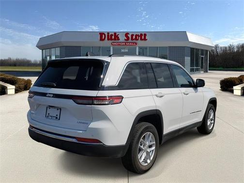 2023 Jeep Grand Cherokee Laredo