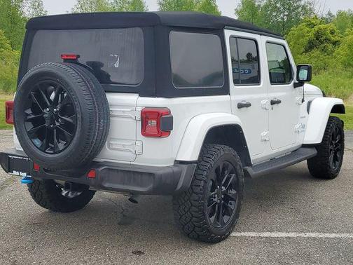 Bright White Clearcoat 2022 Jeep Wrangler Unlimited 4xe Sahara