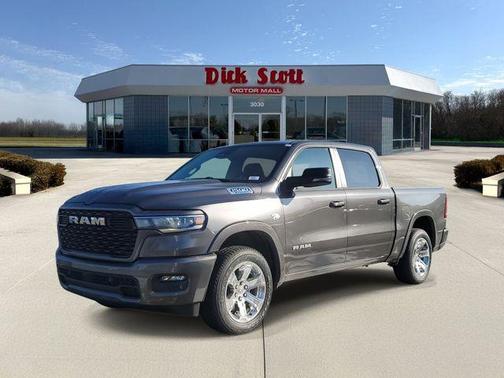 Granite Crystal Metallic Clearcoat 2026 RAM 1500 Big Horn/Lone Star