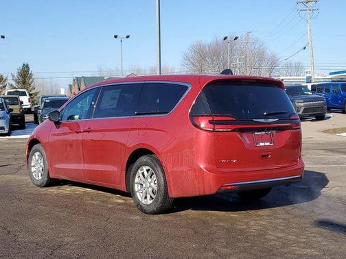 Red Hot Pearlcoat 2026 Chrysler Pacifica L