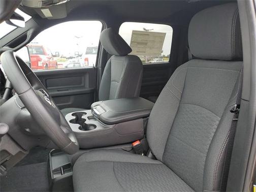 2025 RAM 2500 Tradesman Crew Cab 4x4 6'4' Box
