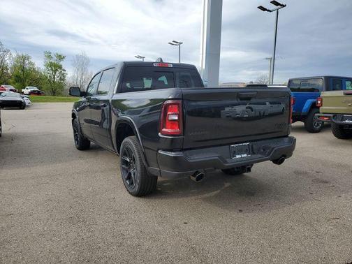 Diamond Black Crystal Pearlcoat 2026 RAM 1500 Laramie