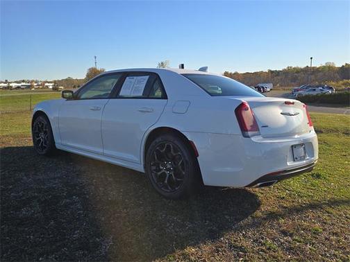 2022 Chrysler 300 Touring