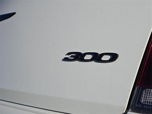 2022 Chrysler 300 Touring