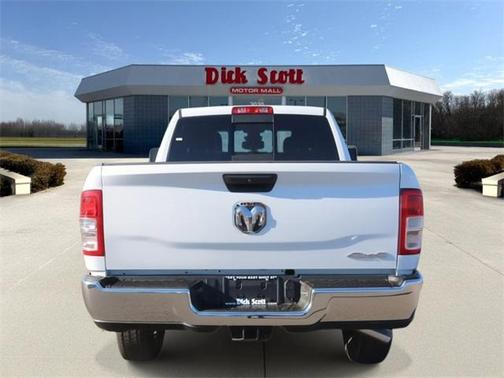 2024 RAM 2500 Tradesman Crew Cab 4x4 6'4' Box