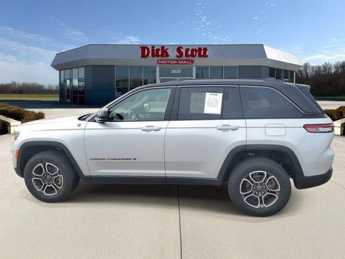 2022 Jeep Grand Cherokee Trailhawk