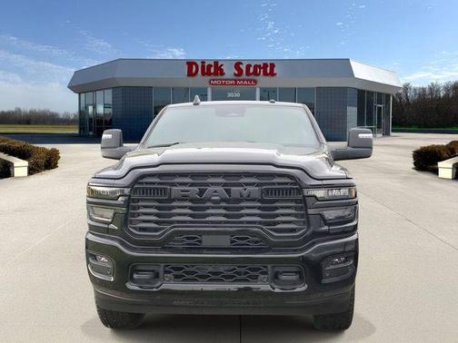 Diamond Black Crystal Pearlcoat 2026 RAM 2500 Big Horn Crew Cab 4x4 6'4' Box