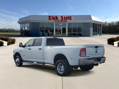 2024 RAM 3500 Big Horn Crew Cab 4x4 8' Box
