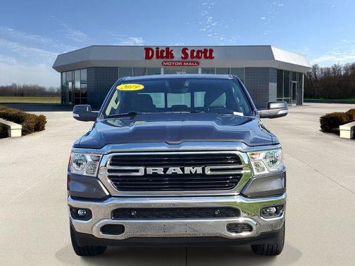 Granite Crystal Metallic Clearcoat 2019 RAM 1500 Big Horn