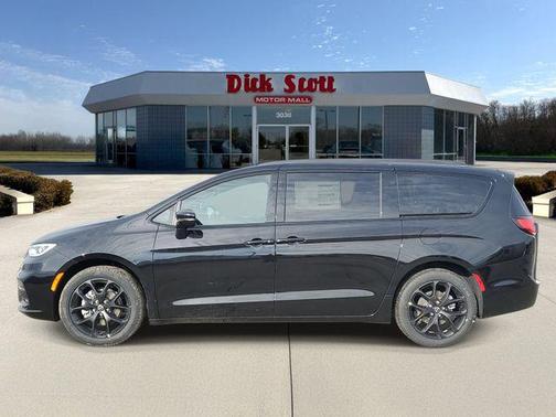 2026 Chrysler Pacifica L