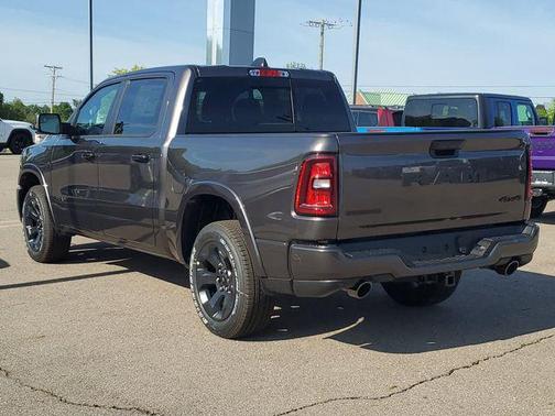 Granite Crystal Metallic Clearcoat 2026 RAM 1500 Big Horn/Lone Star