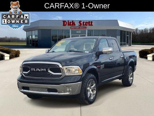Diamond Black Crystal Pearlcoat 2019 RAM 1500 Laramie