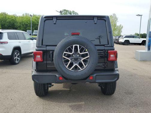 Black Clearcoat 2026 Jeep Wrangler 4-Door Sahara 4x4
