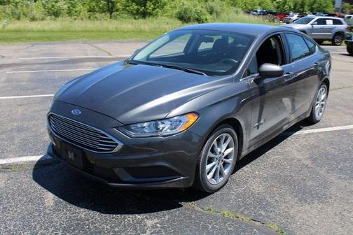 Photo 3 of 30 of 2017 Ford Fusion Hybrid SE