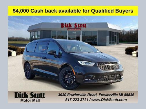 Diamond Black Crystal Pearlcoat 2026 Chrysler Pacifica L