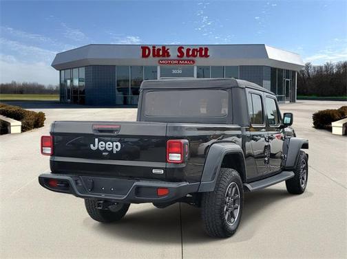 2023 Jeep Gladiator Overland