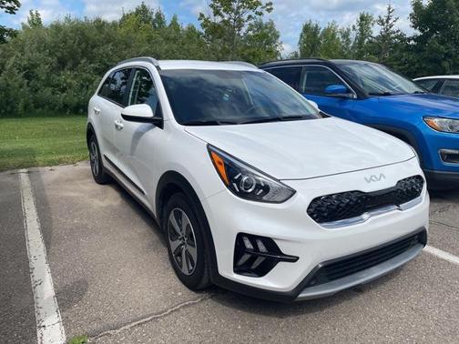 2022 Kia Niro LX