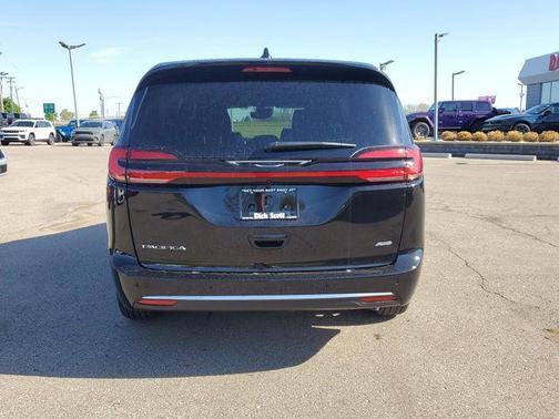Pxj 2027 Chrysler Pacifica L