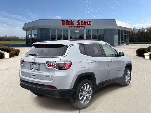 2024 Jeep Compass Latitude Lux