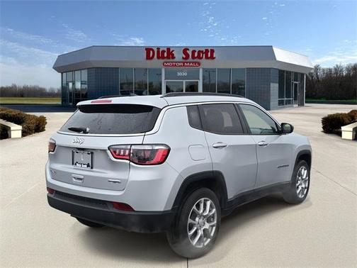 2024 Jeep Compass Latitude Lux