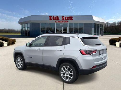 2024 Jeep Compass Latitude Lux