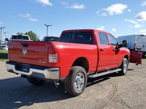 2024 RAM 2500 Tradesman Crew Cab 4x4 6'4' Box