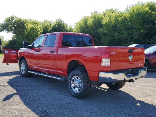 2024 RAM 2500 Tradesman Crew Cab 4x4 6'4' Box
