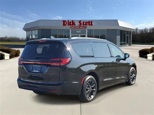 2021 Chrysler Pacifica Touring L