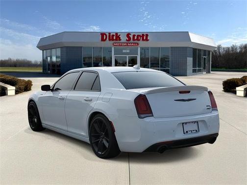 2023 Chrysler 300 C