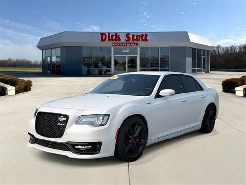 2023 Chrysler 300 C