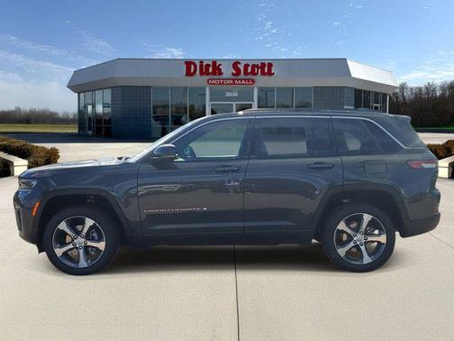 Baltic Gray Metallic Clearcoat 2026 Jeep Grand Cherokee Limited