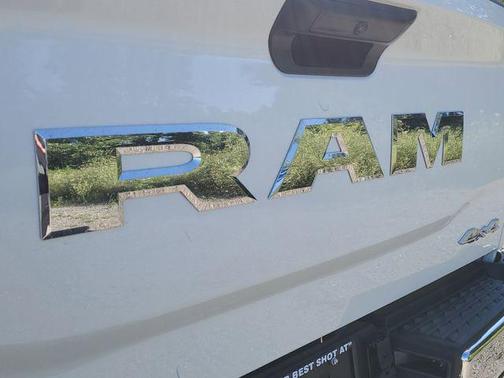 2025 RAM 2500 Tradesman Crew Cab 4x4 6'4' Box