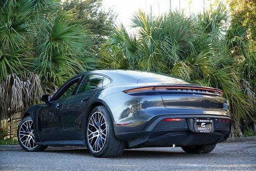 2022 Porsche Taycan Base