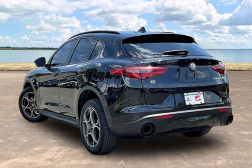 Vulcano Black Metallic 2022 Alfa Romeo Stelvio Sprint