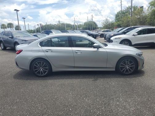 2019 BMW 330 i