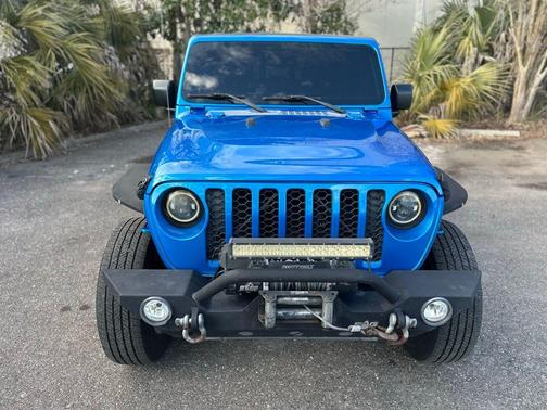 2020 Jeep Gladiator Sport