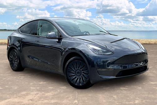 Gray 2024 Tesla Model Y Long Range
