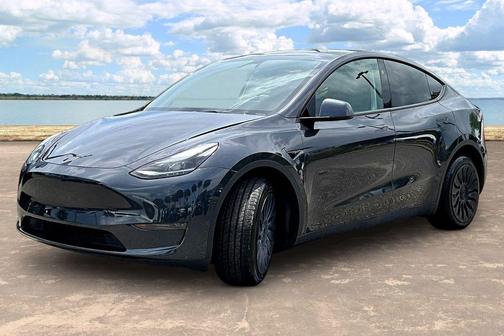 Gray 2024 Tesla Model Y Long Range