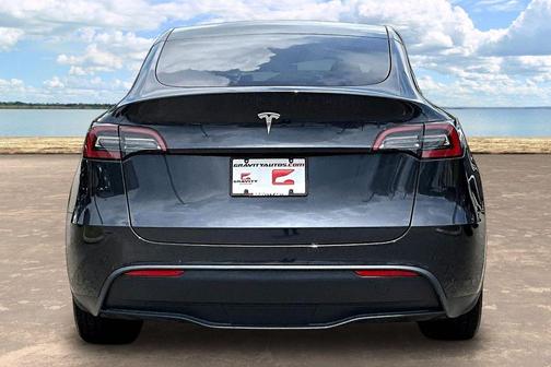 Gray 2024 Tesla Model Y Long Range