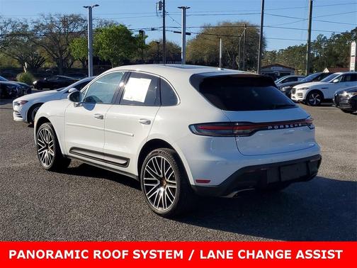 2022 Porsche Macan Base